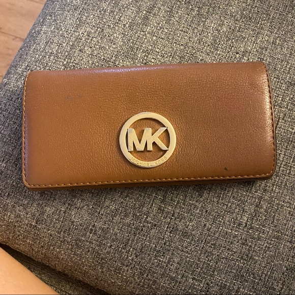 Michael Kors Wallet - Picture 2 of 7